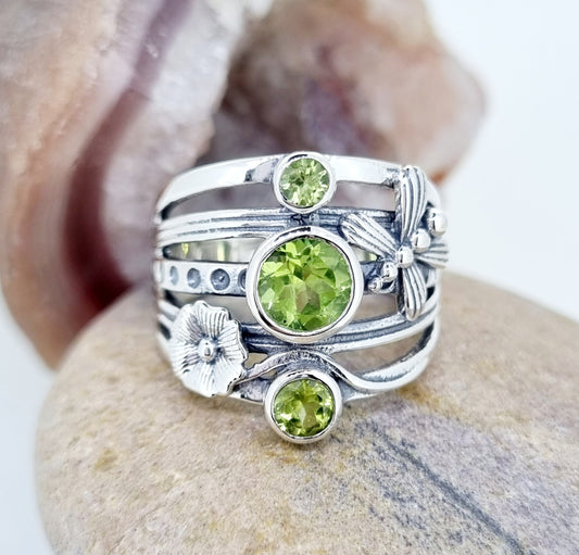 Peridot Gems In Ornate Woven 925 Sterling Silver Band Ring