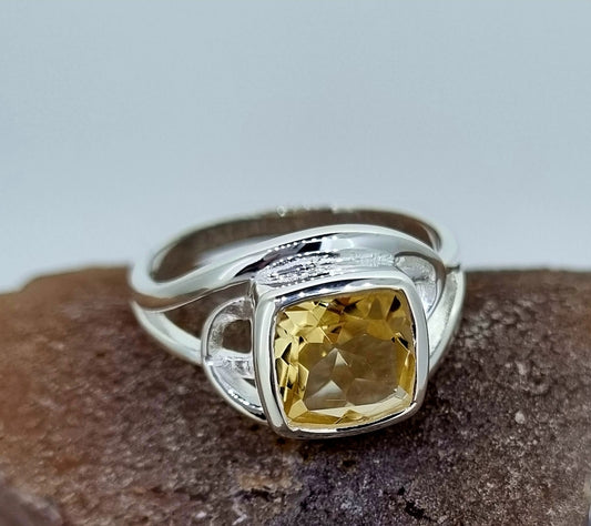 Golden Girl - Citrine Square Gem Intertwined Sterling Silver Ring